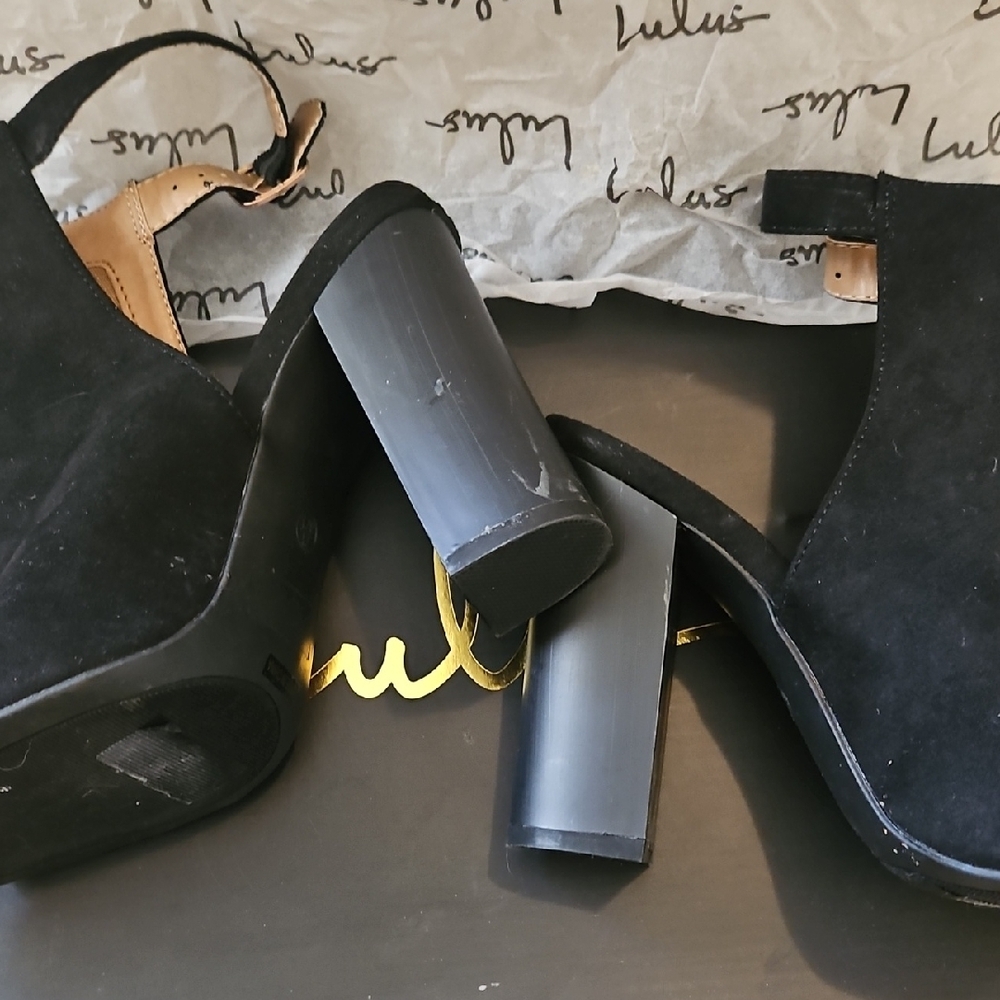 Lulu's Black Peep-Toe Heeled Booties - Picture 3 of 8